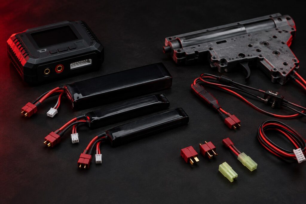 Baterias LiPo, carregador e conectores para Airsoft